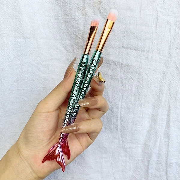 Portable Mini Fish Makeup Brush Multicolor Fibre Brushes for Women