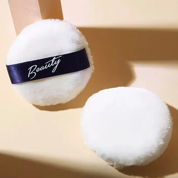 Luxurious White Makeup Sponge for Flawless Face Grooming