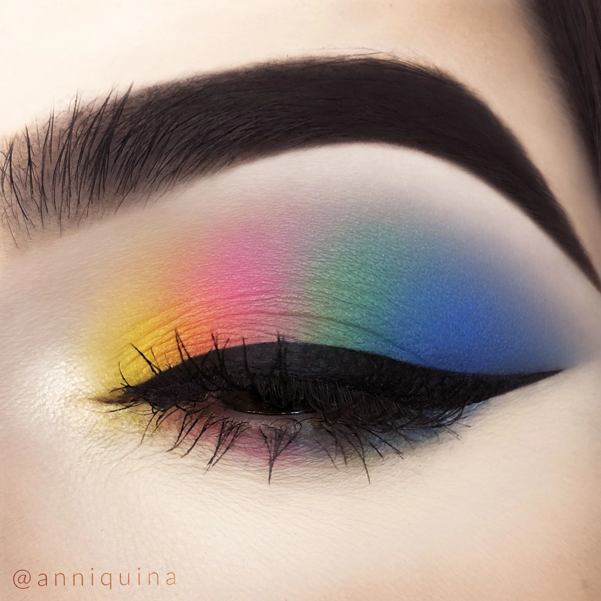 Waterproof Eye Makeup Palette - 15 Vibrant Shades to Contour & Brighten