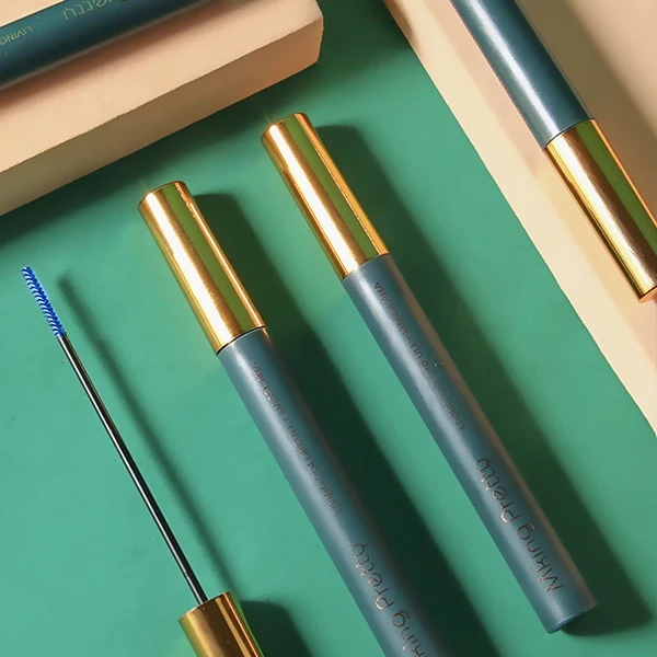 Purple Water Resistant Mascara | Long-Lasting & Non-Smudge. Flaunt-worthy Lashes