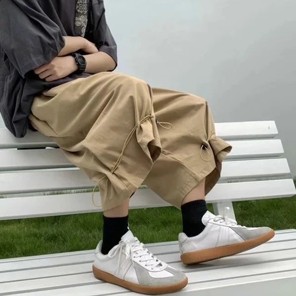 Khaki Loose Shorts for Men - Quick-Drying & Stylish with Pockets