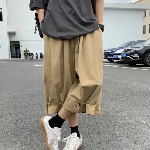 Khaki Loose Shorts for Men - Quick-Drying & Stylish with Pockets