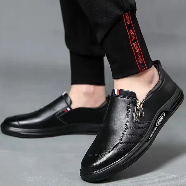 Black Leather Men's Loafers - Stylish & Comfortable