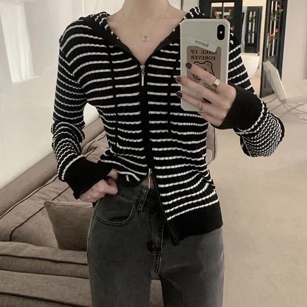 Stripes Pattern Full Sleeves Zip-Up Hoodie Top Hoodie Neck Jacket Style Double S