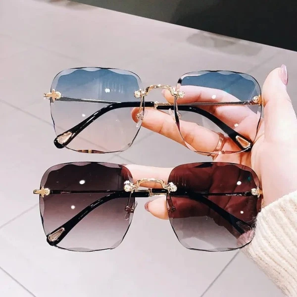 Stylish Metal Frame Square Sunglasses with Gradient Lenses