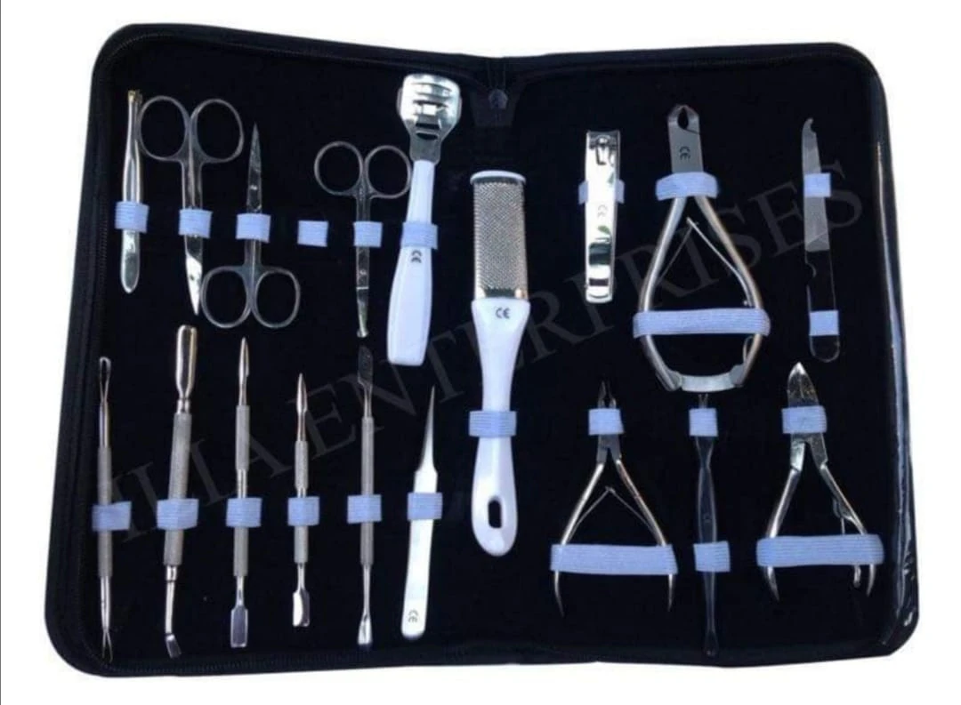 Pedicure 18 Pcs Tool Set