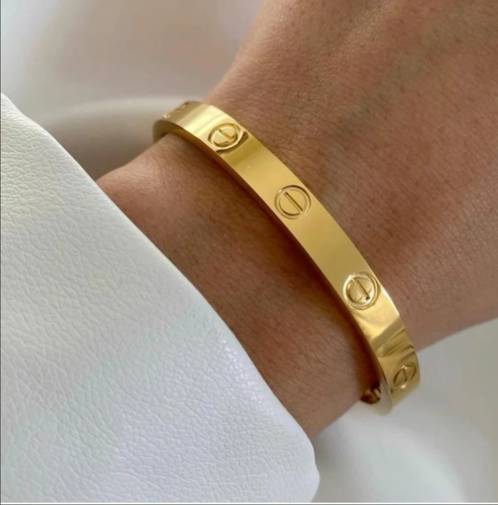 Crystal Gold Plated Fashion bracelet Fashionable handcuff For girls premium qual