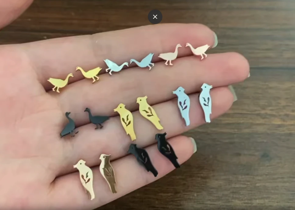 Chic Lightweight Drop Earrings – Elegant Design for Everyday Glam