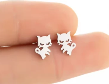 Chic Lightweight Drop Earrings – Elegant Design for Everyday Glam