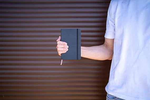 Moleskine - Classic Ruled Paper Notebook - Hard Cover and Elastic Closure Journa