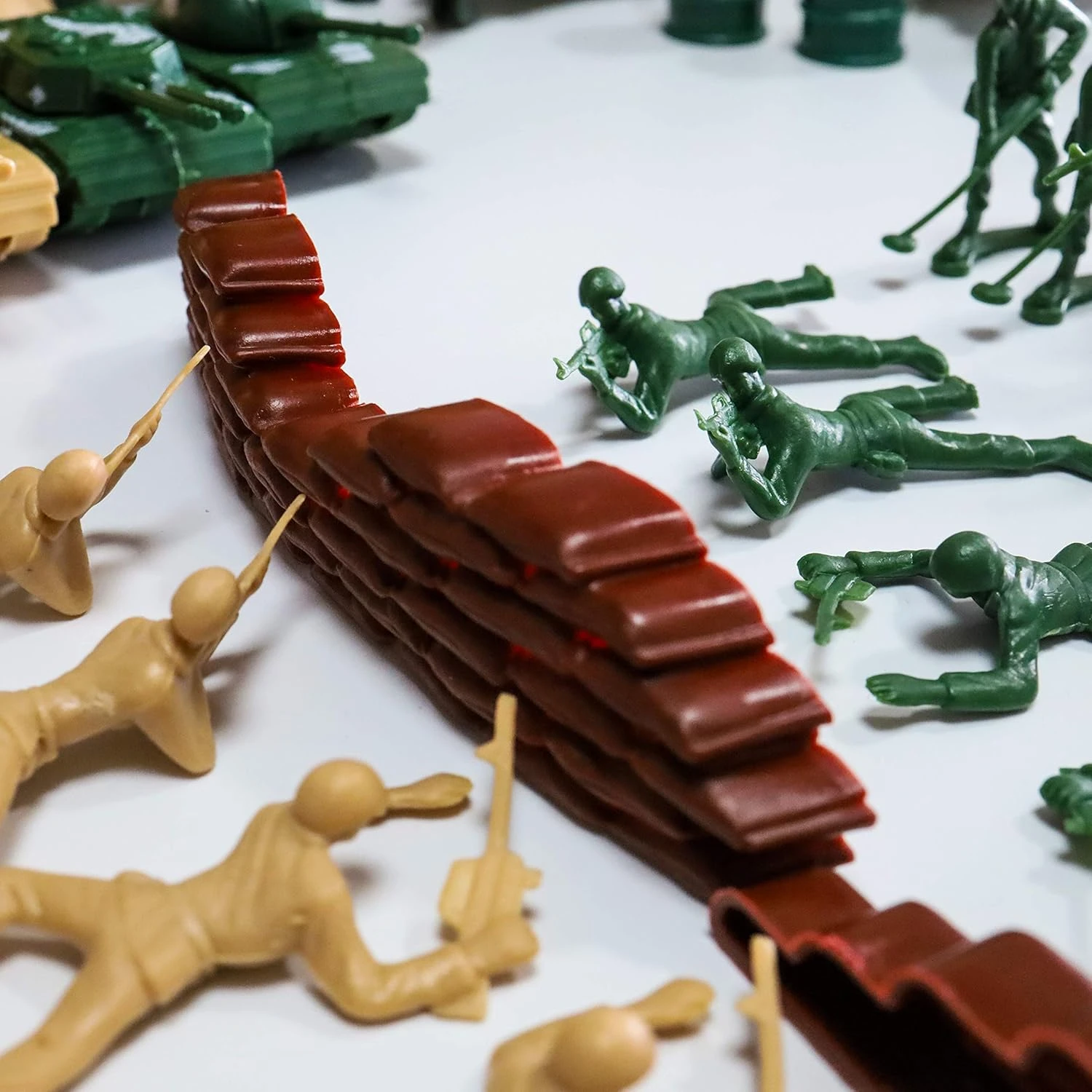 Hautton Toy Army Men Set, 107 Pcs Plastic Military Action Figures Combat Battle 