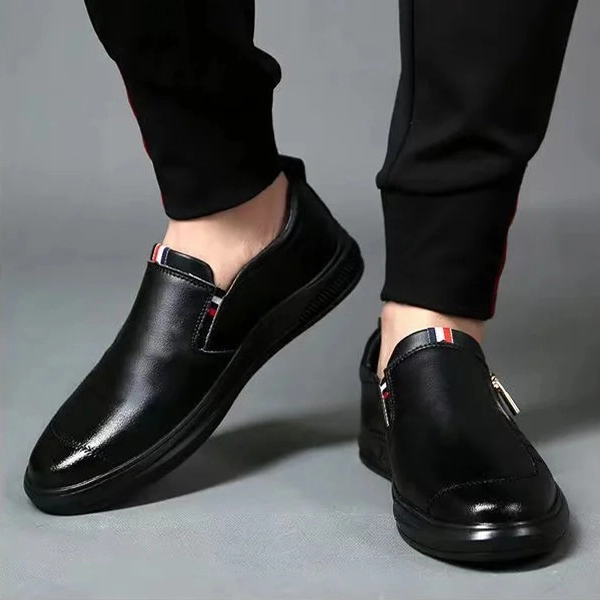 Black Leather Men's Loafers - Stylish & Comfortable