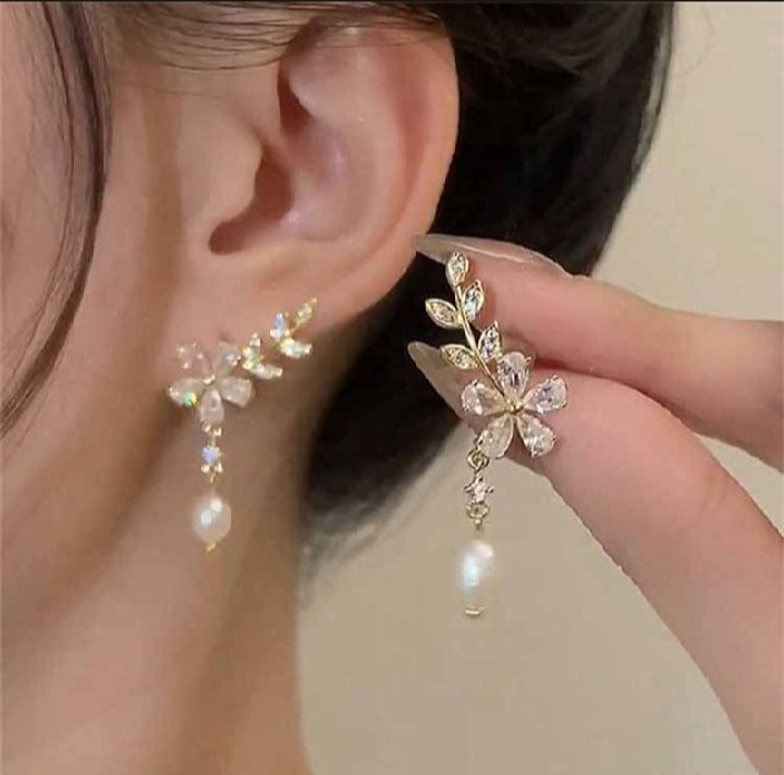 Leaves crystal flower stud earrings